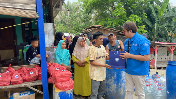 Wujud Kepedulian SCTK: Menjangkau Masyarakat Sekitar Kawasan Melalui Bantuan Air Bersih